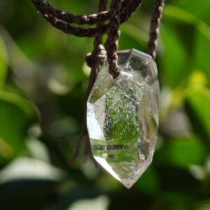 ガネーシュヒマール水晶のペンダント